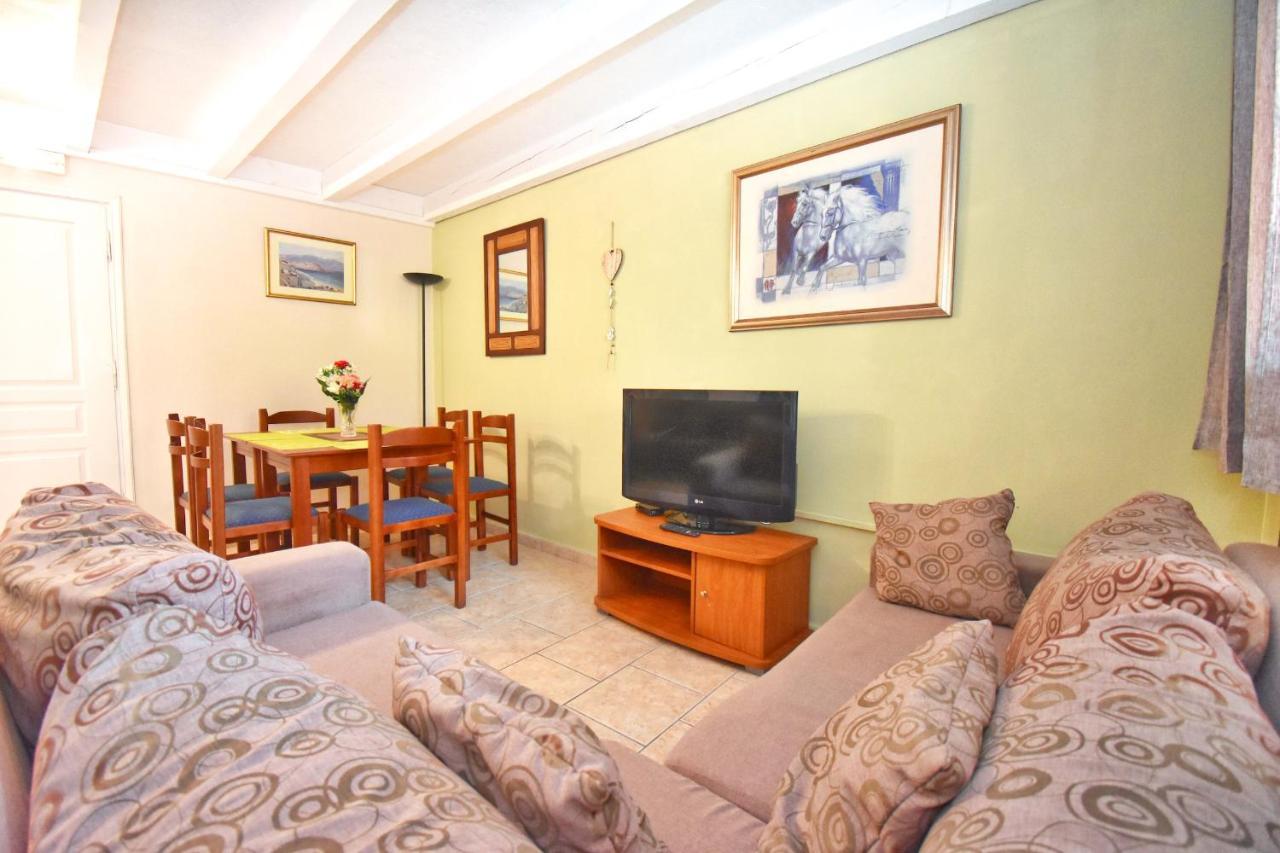 אגיוס גורדיוס Mike'S Apartments מראה חיצוני תמונה